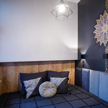 Apartament Z Jacuzzi W Centrum Sanoka エクステリア 写真