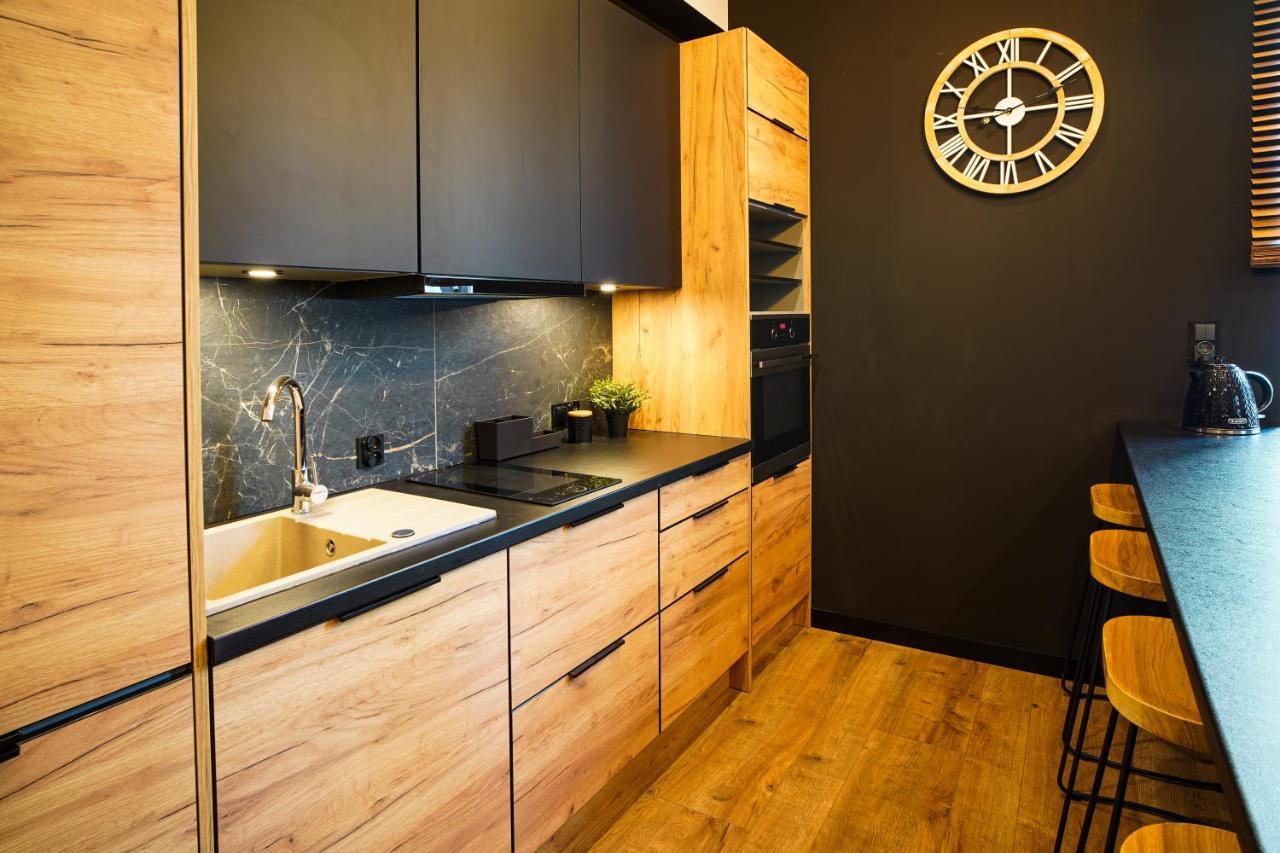 Apartament Z Jacuzzi W Centrum Sanoka エクステリア 写真