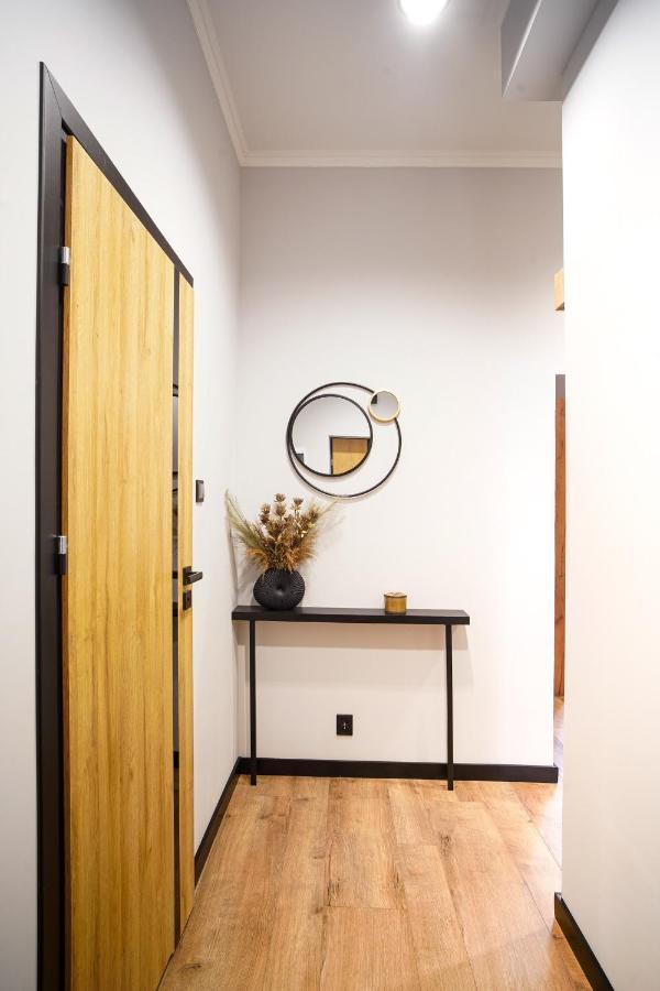 Apartament Z Jacuzzi W Centrum Sanoka エクステリア 写真