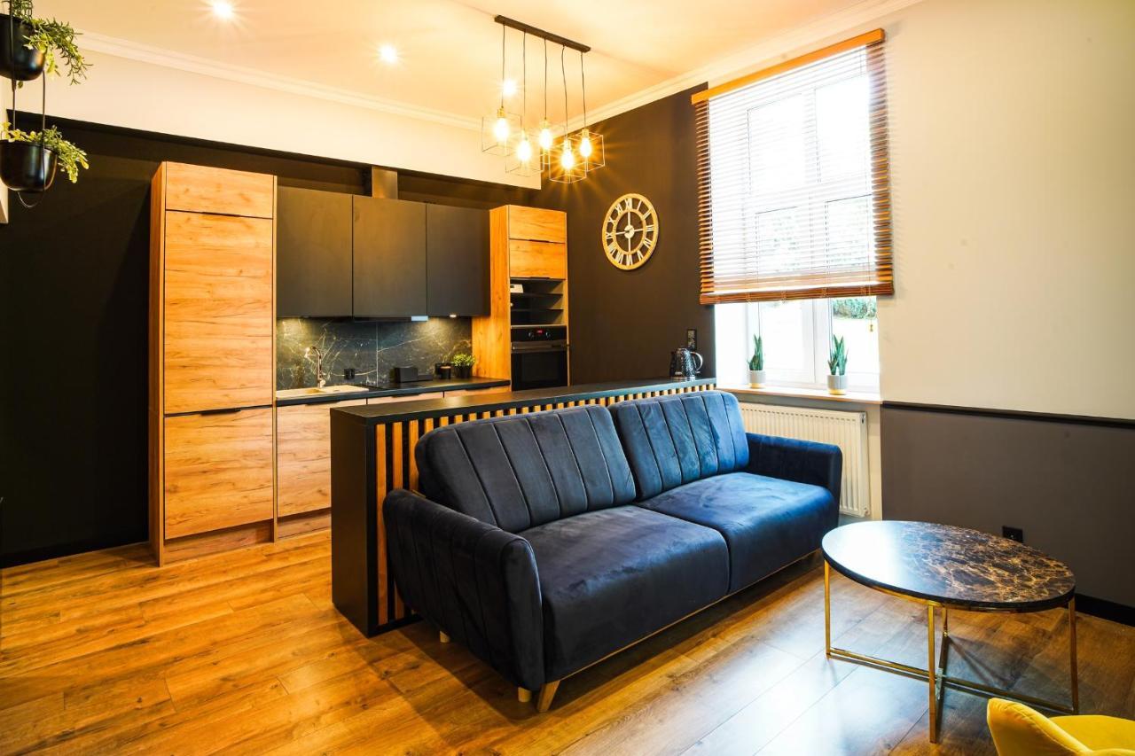 Apartament Z Jacuzzi W Centrum Sanoka エクステリア 写真