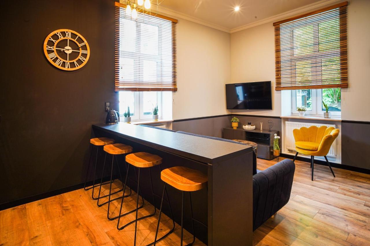 Apartament Z Jacuzzi W Centrum Sanoka エクステリア 写真